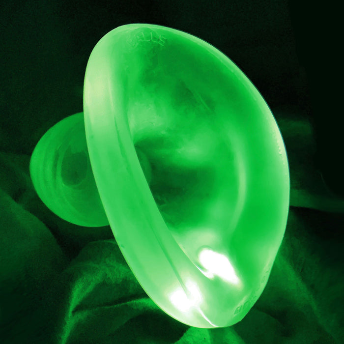 plug anal con hueco para abrir el ano de color transparente alumbrado por la led de color verde